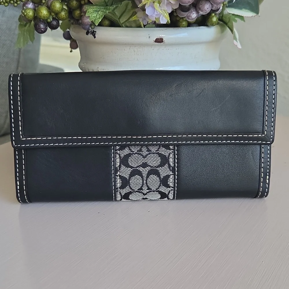Coach Black Signature Leather Continental Wallet - Picture 3 of 9